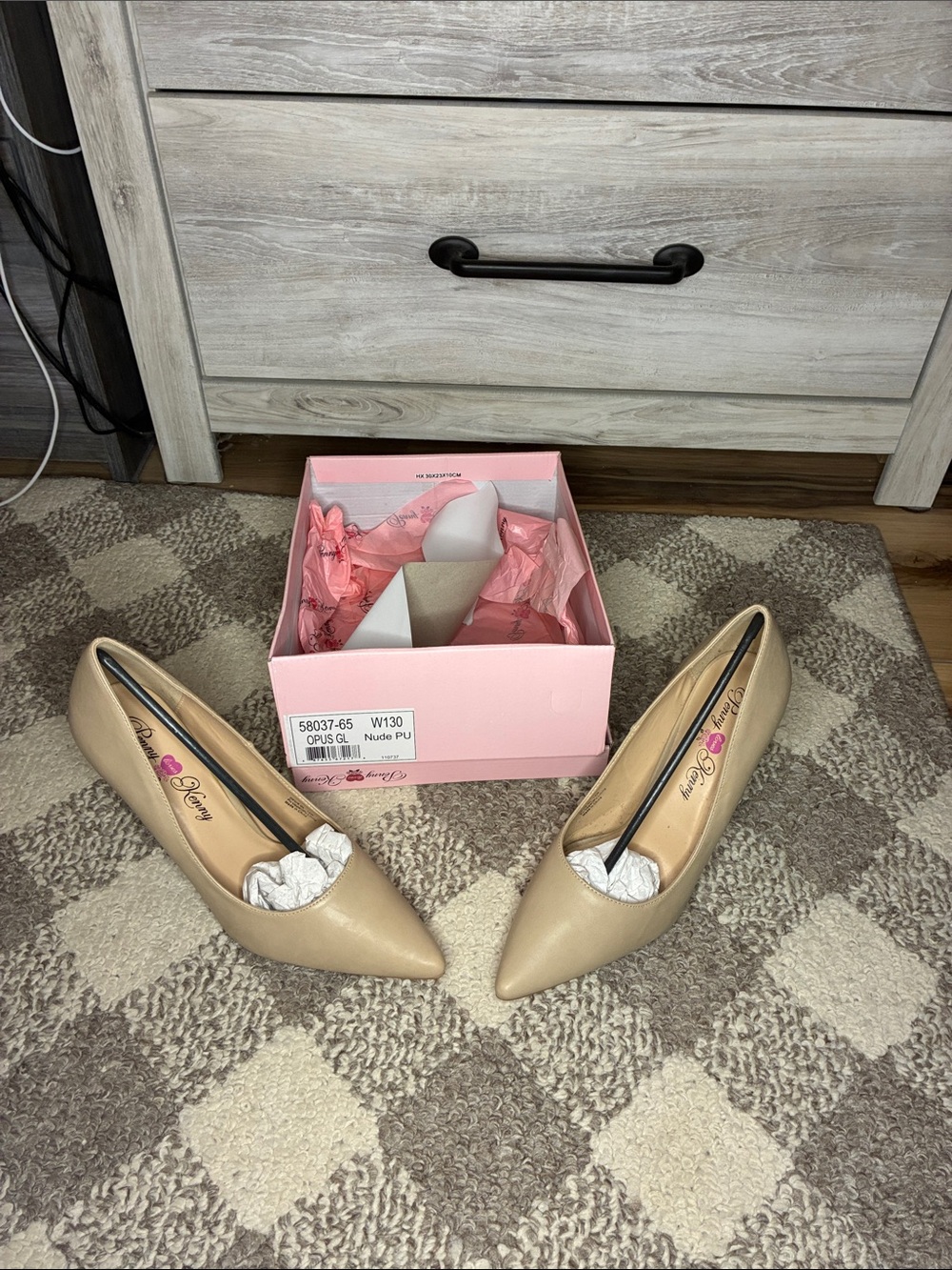 Penny Loves Kenny Nude Pointed Toe Pumps - Nude (Wide Width) - NWT